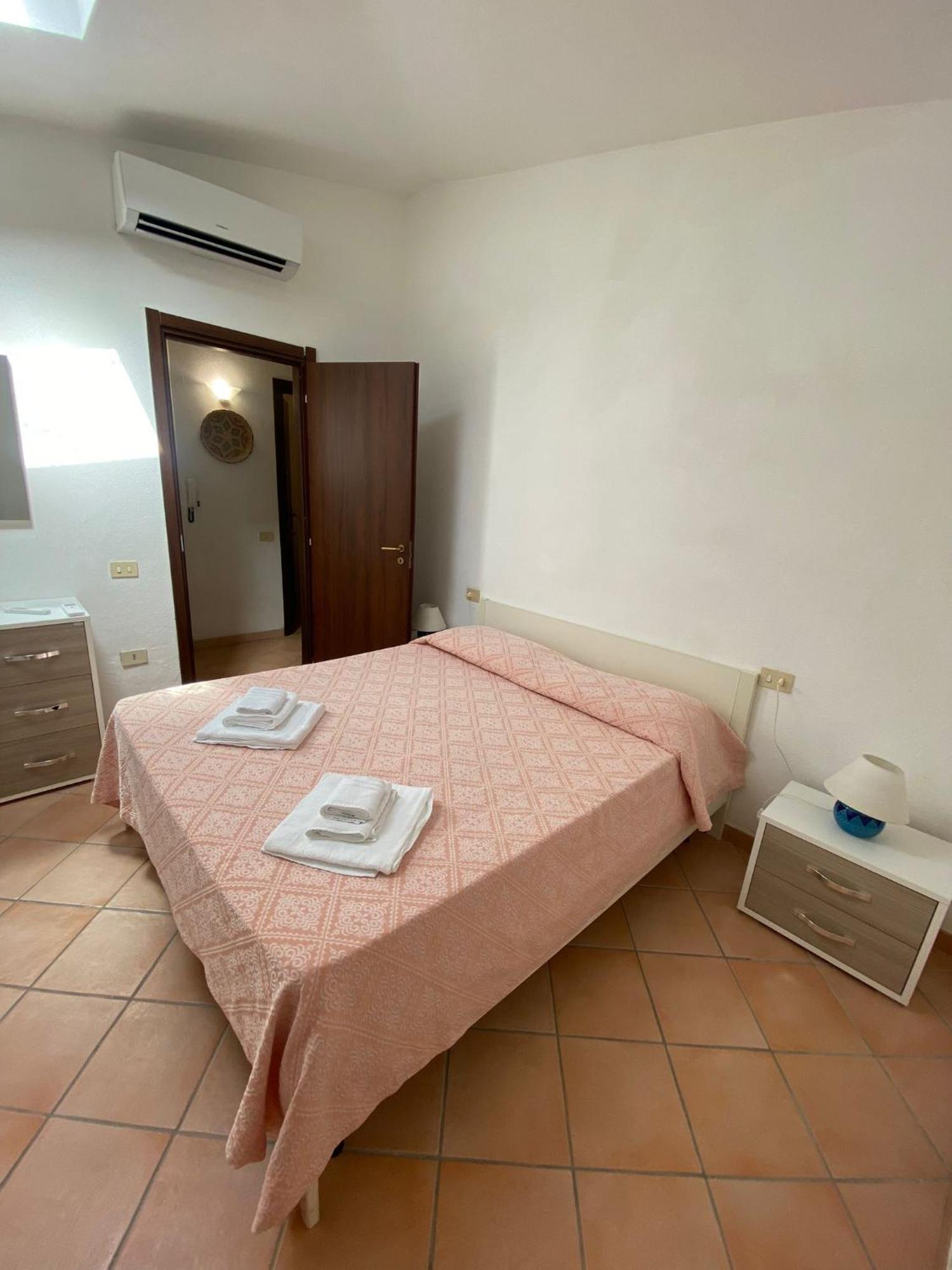 Domus Liscia Di Vacca Aparthotel Exterior foto
